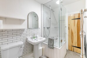 Towels - 3 Bed in Cressbrook (oc-b32600) (Cressbrook)