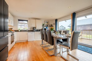 Microwave, oven, dishwasher, high chair - 4 Bed in St Columb (oc-p00433) (Winnard's Perch)