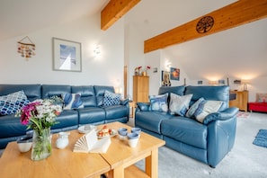 TV - 4 Bed in St Columb (oc-p00433) (Winnard's Perch)