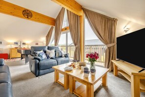 TV - 4 Bed in St Columb (oc-p00433) (Winnard's Perch)