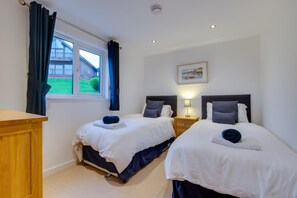 Iron/ironing board, travel cot, free WiFi, bed sheets - 4 Bed in St Columb (oc-p00433) (Winnard's Perch)