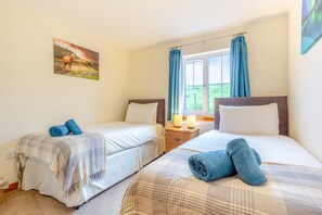 Iron/ironing board, free WiFi, bed sheets - 3 Bed in Isle Of Skye (oc-s32340) (Glenhinnisdal)