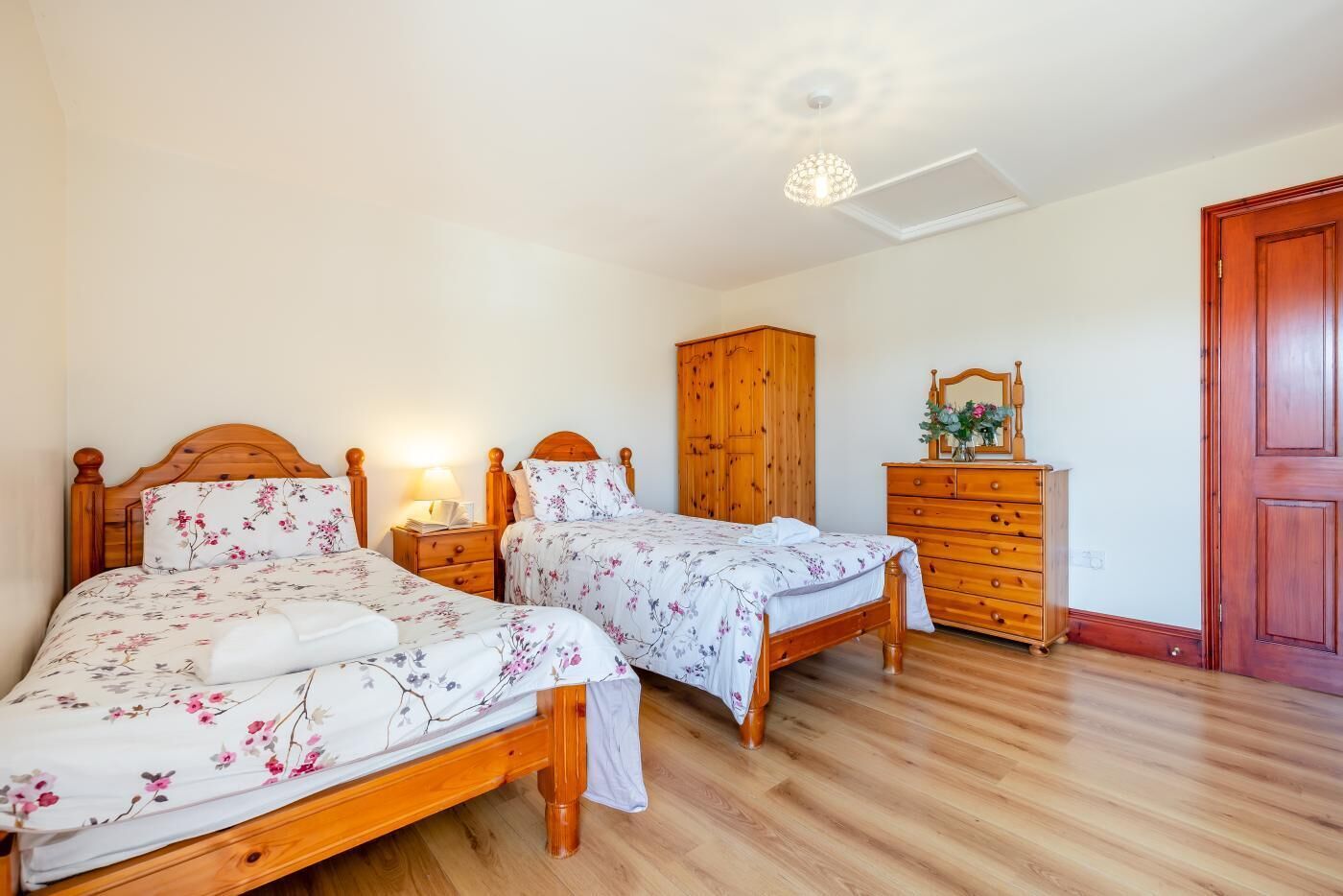 3 bedrooms, iron/ironing board, travel cot, free WiFi
