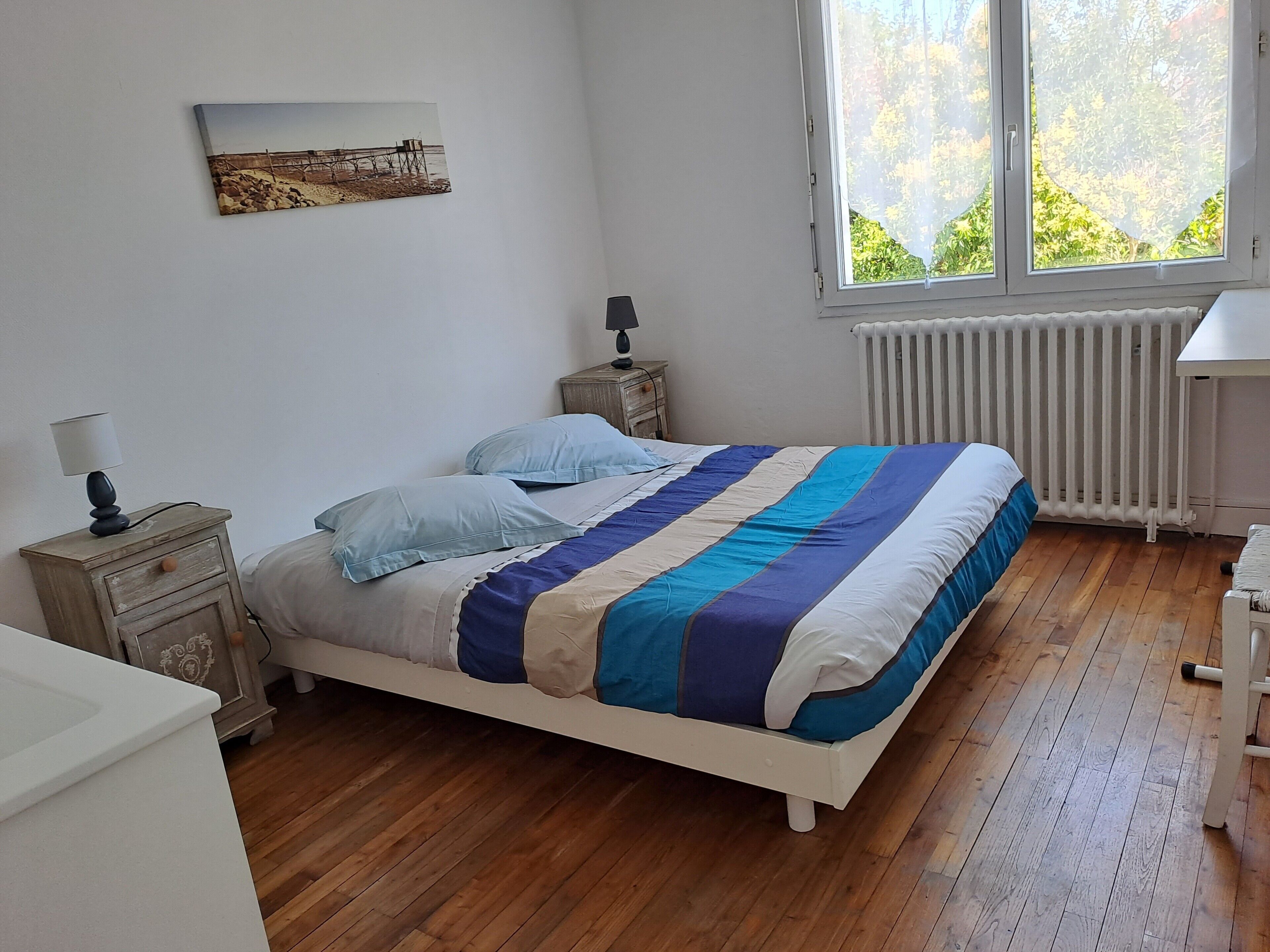 5 slaapkamers, een strijkplank/strijkijzer, wifi, beddengoed