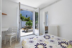 5 bedrooms, iron/ironing board, WiFi, bed sheets - Maison Aytré – Shaded by the Albizia, La Rochelle, 5 Bedrooms, 4 Bathrooms (Aytré)