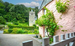 Property grounds - 1 Bed in Wadebridge (oc-p00223) (Little Petherick)