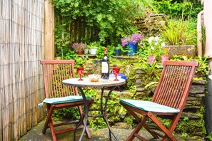 Outdoor dining - 1 Bed in Wadebridge (oc-p00223) (Little Petherick)