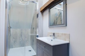 Hair dryer, towels - 2 Bed in Wells-next-the-Sea (oc-2182) (Wells-next-the-Sea)