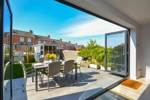 Outdoor dining - 3 Bed in Padstow (oc-p00504) (Padstow)