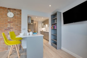 Interior - 3 Bed in Padstow (oc-p00504) (Padstow)
