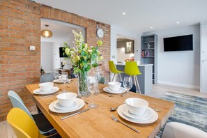 Dining - 3 Bed in Padstow (oc-p00504) (Padstow)