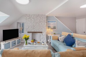 TV - 2 Bed in Dyffryn Ardudwy (oc-f32356) (Dyffryn Ardudwy)