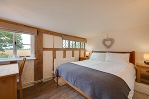 Iron/ironing board, free WiFi, bed sheets - 2 Bed in Saxtead (oc-pera) (Saxtead)