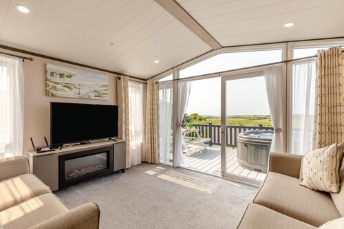 2 Bed in Hendra Croft (oc-h32360)