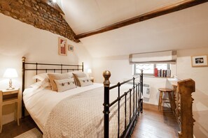 Iron/ironing board, free WiFi, bed sheets - 1 Bed in Holt (oc-2176) (Holt)