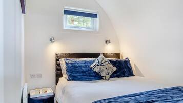 1 soverom, strykejern/-brett, wi-fi (inkludert) og sengetøy