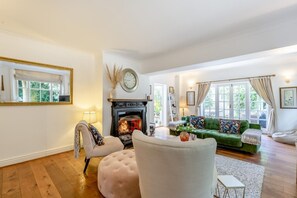 Interior - 8 Bed in Bozeat (oc-y32590) (Bozeat)