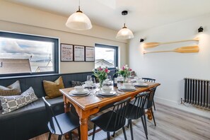 Dining - 4 Bed in Mumbles (oc-hh1222) (The Mumbles)
