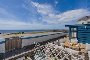 Outdoor dining - 4 Bed in Lower Largo (oc-b32623) (Lundin Links)