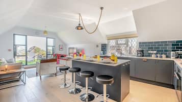 Microwave, oven, cookware/dishes/utensils