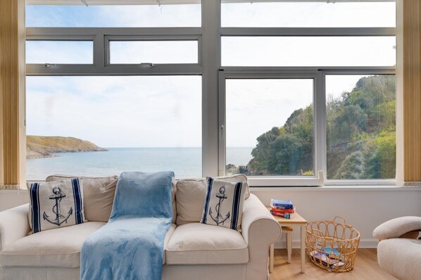 TV - 2 Bed in Caswell Bay (oc-hh913) (Bishopston)