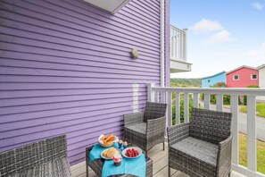 Outdoor dining - 3 Bed in Freshwater East (oc-t32686) (Stackpole)
