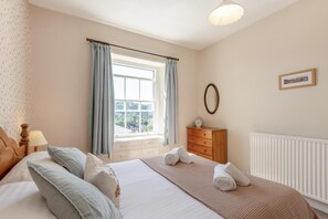 Iron/ironing board, travel cot, free WiFi, bed sheets - 3 Bed in Ambleside (oc-h32727) (Ambleside)