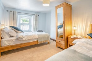 واي فاي مجانًا وملاءات أسرّة