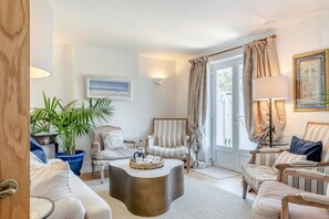TV - 4 Bed in Ryde (oc-o32672) (Ryde)