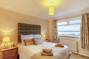4 bedrooms, iron/ironing board, WiFi (free), bed sheets - 3 Bed in Padstow (oc-p00226) (Padstow)