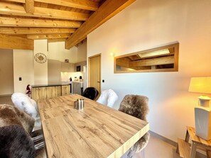 Dining - Comfortable stay 200m from the ski lifts (Combloux)