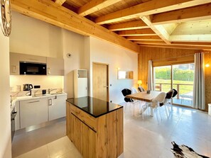 Fridge, microwave, oven, dishwasher - Comfortable stay 200m from the ski lifts (Combloux)