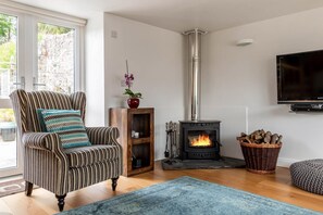 TV, fireplace - 1 Bed in Corwen (oc-fl010) (Derwen)