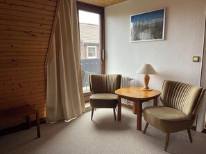 Interior - Cozy double room with sunny balcony (Sylt)