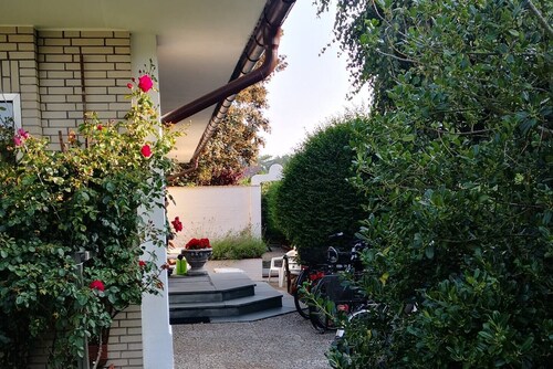 Gemütliches Doppel-Zimmer mit sonnigem Balkon