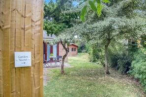 Property grounds - 1 Bed in Llangollen (oc-s32714) (Llangollen)