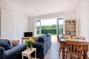 TV - 2 Bed in Fressingfield (oc-j32677) (Fressingfield)