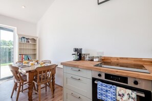Mikrowelle, Ofen, Kochgeschirr/Geschirr/Besteck