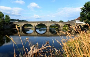 Unclassified image, 4 of 17, button