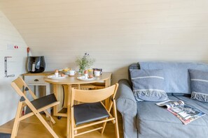 Unclassified image, 4 of 17, button