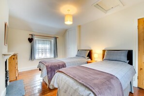 熨斗/熨衫板、可攜式嬰兒床、免費 Wi-Fi、床單