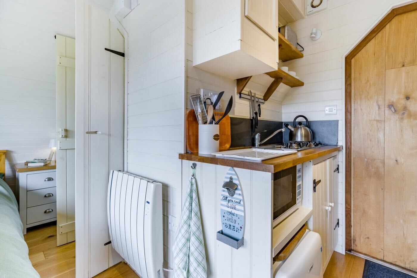 Microwave, oven, cookware/dishes/utensils