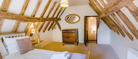 4 bedrooms, free WiFi, bed sheets