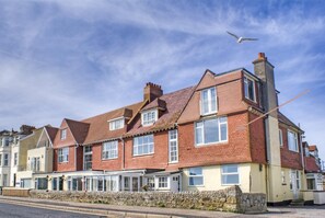 Exterior - 1 Bed in Seaton (oc-mbshel) (Seaton)