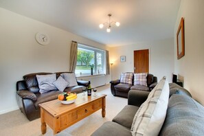 TV - 4 Bed in Saundersfoot (oc-pw547a) (Saundersfoot)