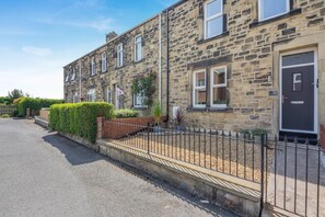 Exterior - 3 Bed in Amble (oc-k32746) (Amble)