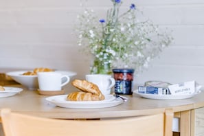 Breakfast meal - 1 Bed in Garth (oc-o32703) (Garth)