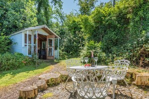 تناول الطعام بالخارج