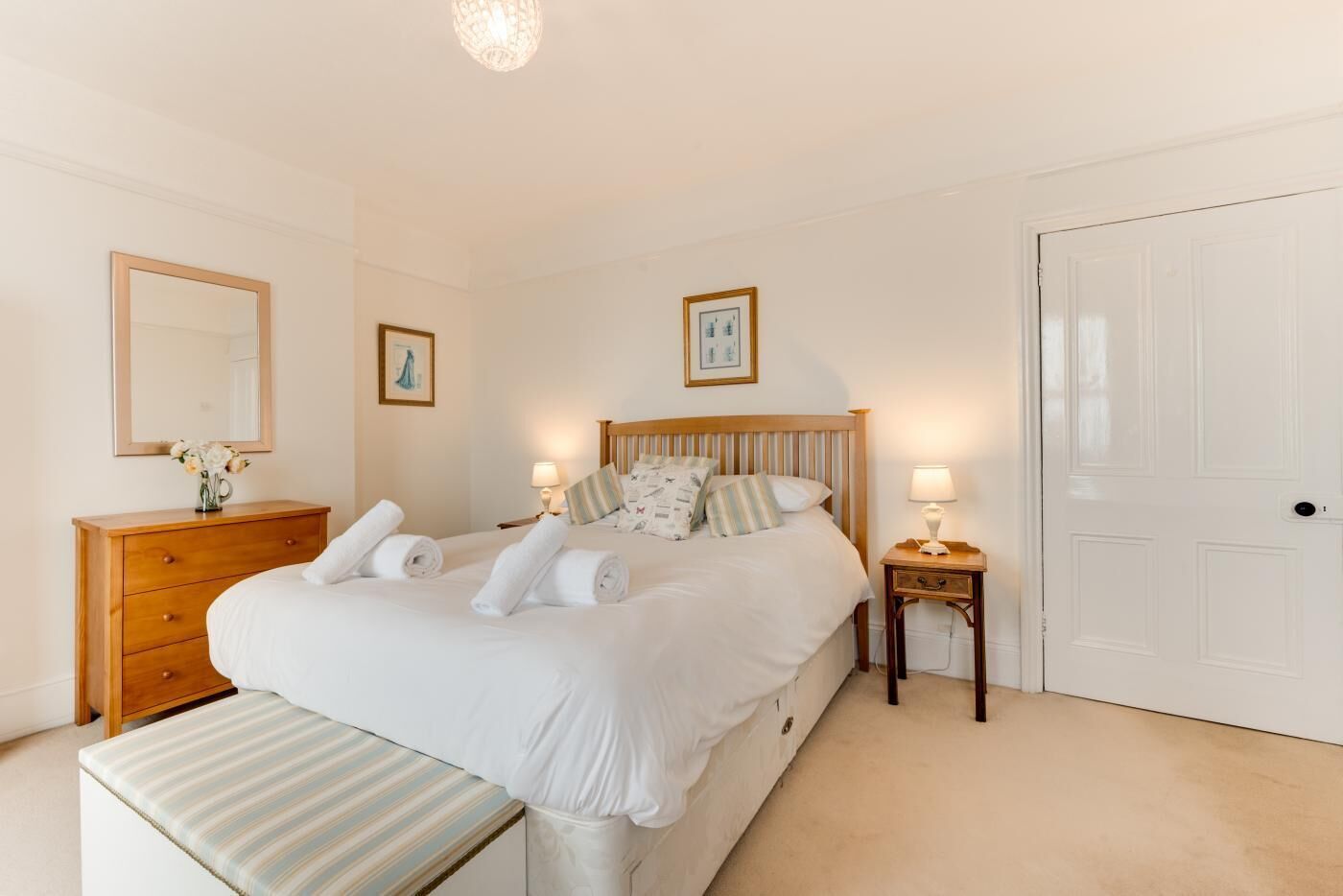 Iron/ironing board, free WiFi, bed sheets