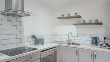 Fridge, microwave, oven, dishwasher